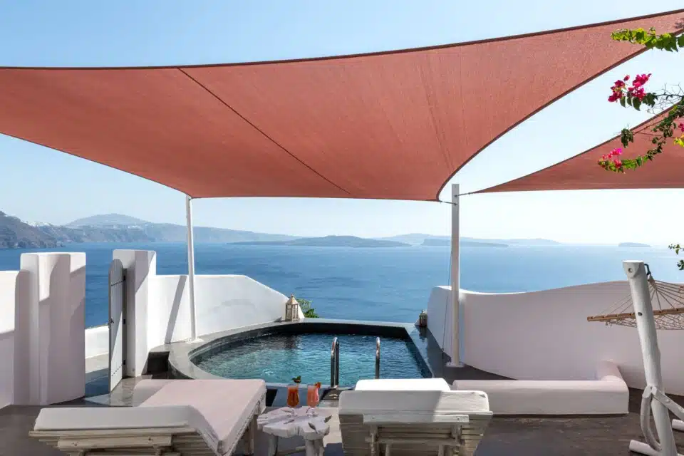 Andronis Luxury Suites, séjourner dans un hôtel 5* avec une piscine privée au pied de votre lit