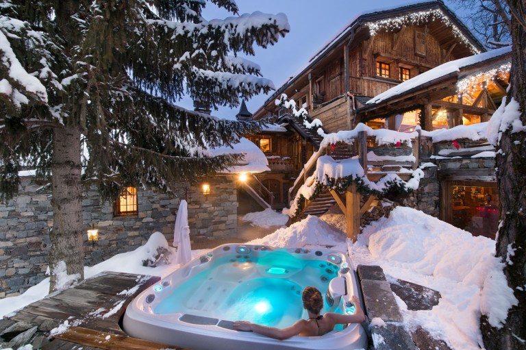 Hôtel Restaurant La Bouitte Saint-Marcel – jacuzzi extérieur- 5 étoiles au cœur du plus vaste domaine skiable du monde