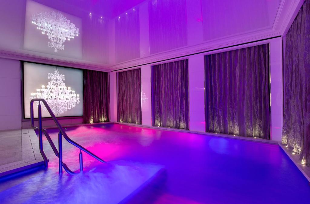 La Villa Haussmann 4 étoiles Paris 8ème piscine intérieure chauffée 