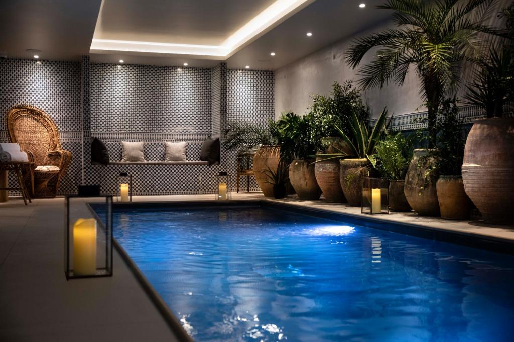 Hôtel Montecristo Paris 5ème piscine intérieure chauffée et SPA 