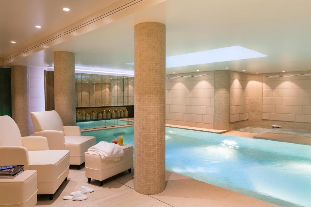 Maison Albar Hotels Le Pont-Neuf 5 étoiles Spa de luxe Cinq Monde Paris 1er piscine intérieure chauffée