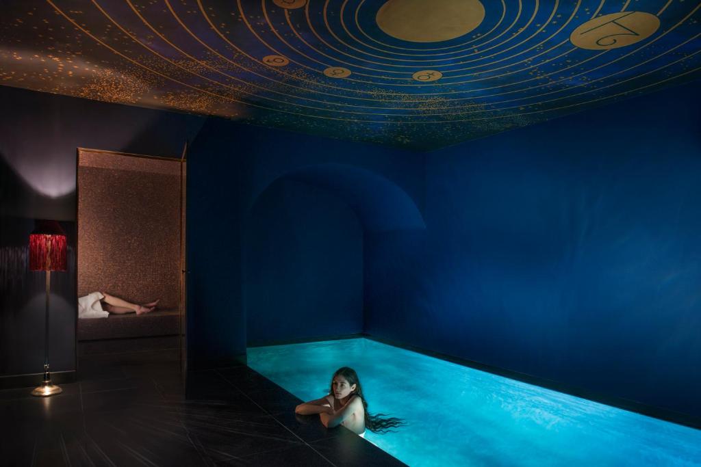 Maison Souquet Paris 9ème Hôtel de luxe 5 étoiles piscine intérieure chauffée
