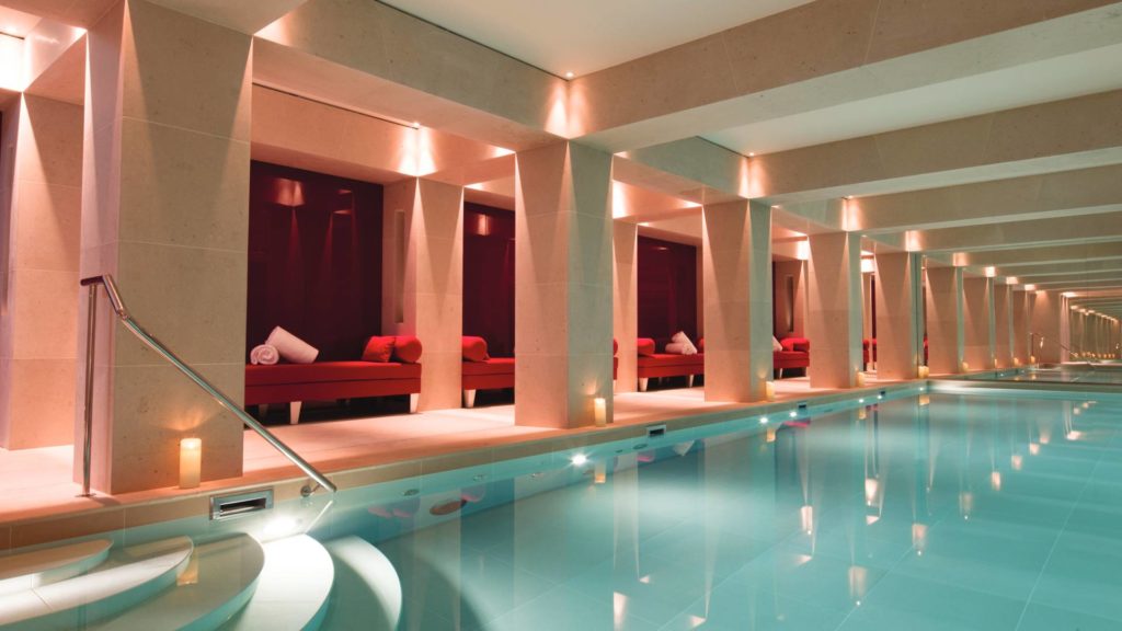 La Réserve Hôtel & Spa Paris 8ème piscine intérieure chauffée