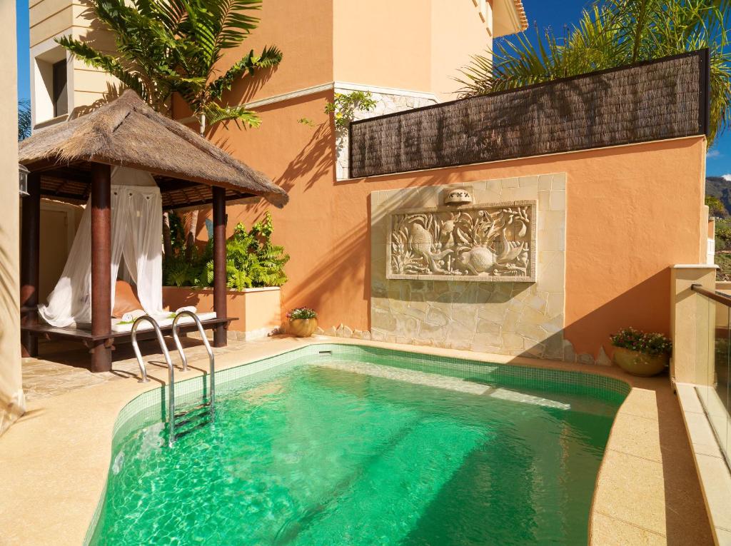 Royal Garden Villas & Spa, Luxury Hotel with private pool and room service