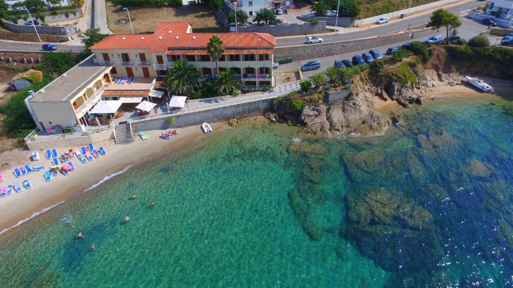 Hôtel U paradisu porticcio corse Ajaccio hôtel avec plage privée