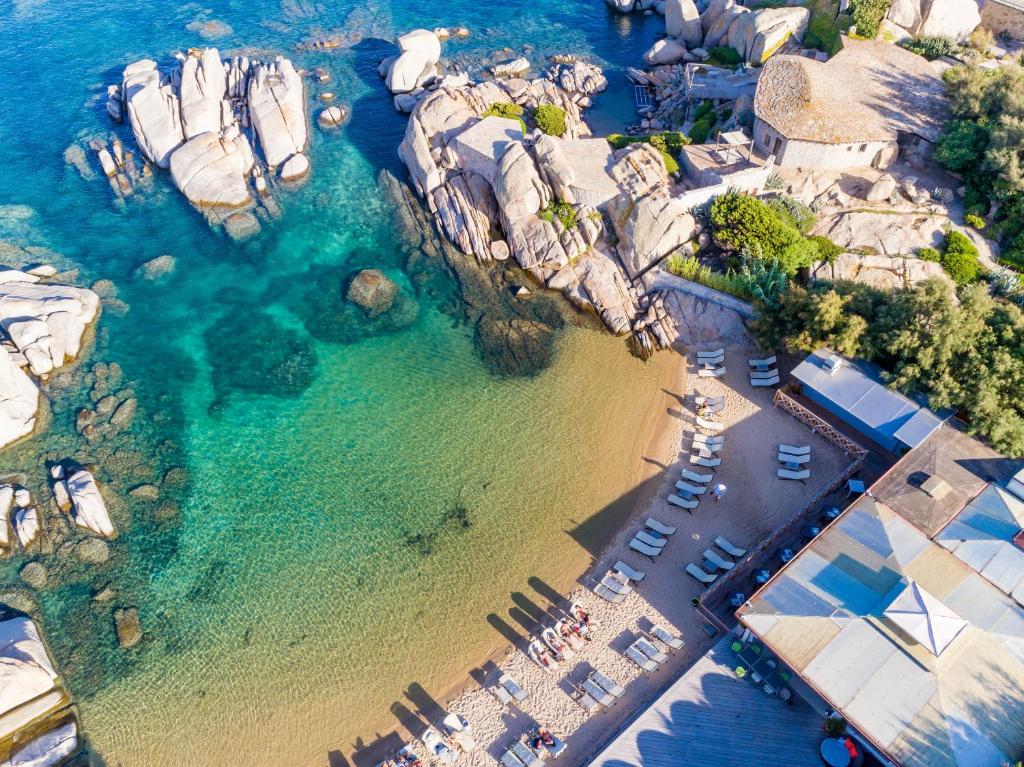 Hotel et spa des pecheurs plage privée sur ile de cavallo Corse du Sud