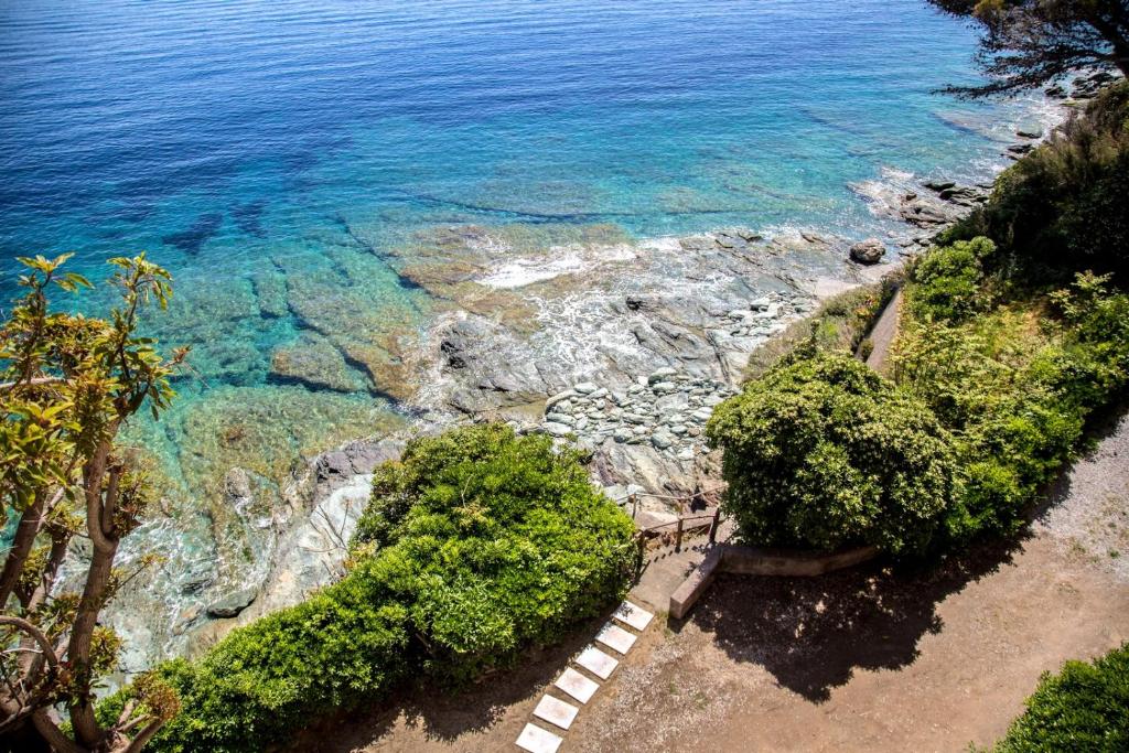 hotel alivi et plage privée à Bastia séjour plage privée en corse