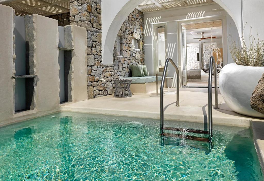 Chambre Deluxe avec piscine privée Hotel kencho ornos de Mykonos 