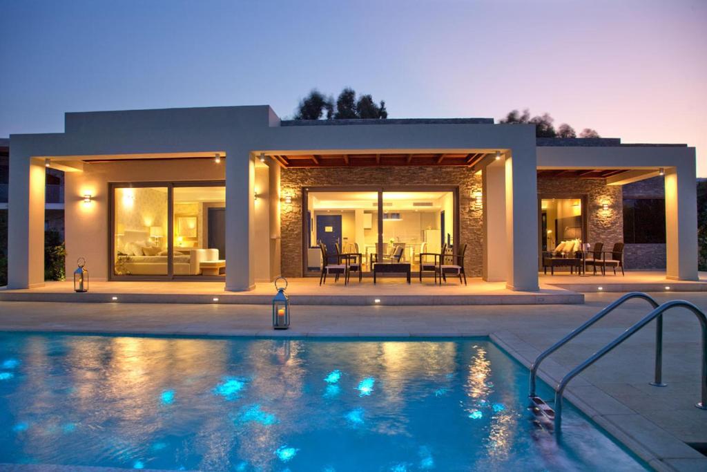 Suite Bungalow Présidentielle avec piscine privée en Grèce Hotel Port Royal and Spa