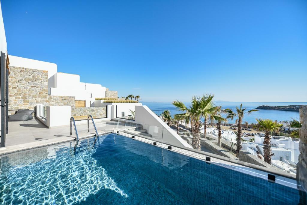 Suite Supérieure avec Piscine Privée dans Cour Avant Vue Panoramique sur Mer Egée Mykonos Tropicana Hotel