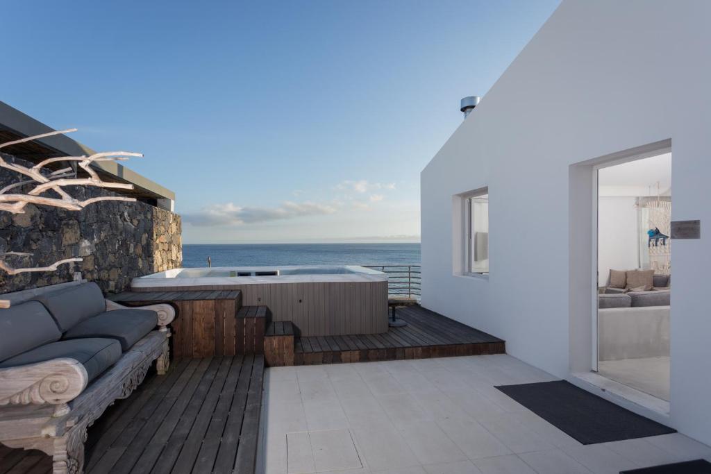 White Exclusive Suites & Villas - Azores - avec  bain à remous sur l'île de São Miguel 