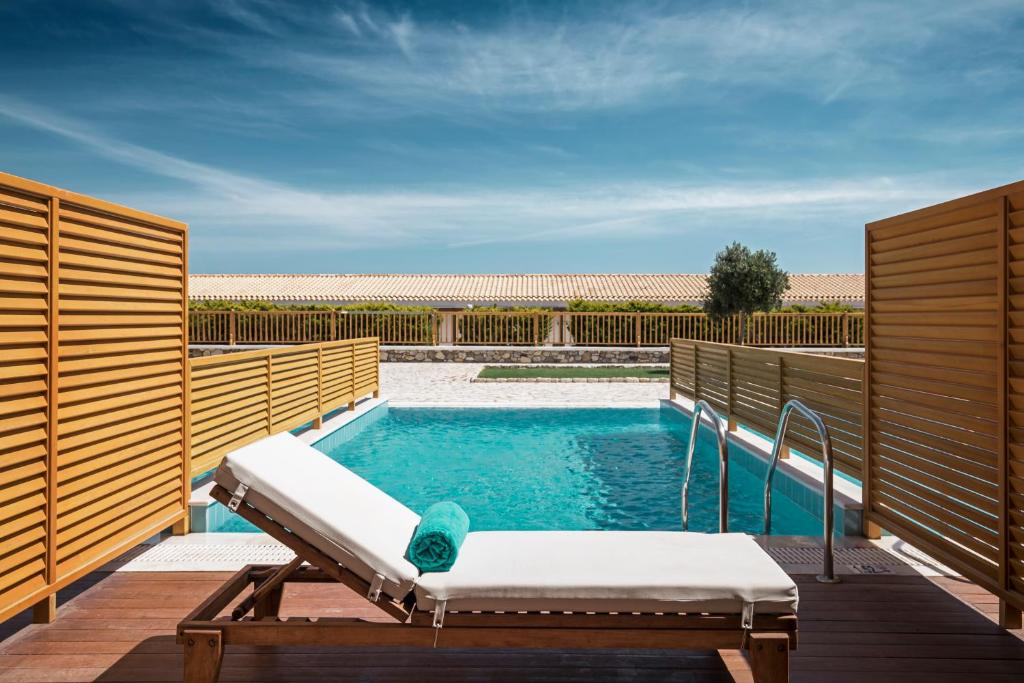 Hôtel Mitsis Blue Domes Resort & Spa 5* en bord de mer avec piscine privée pour un séjour de luxe 