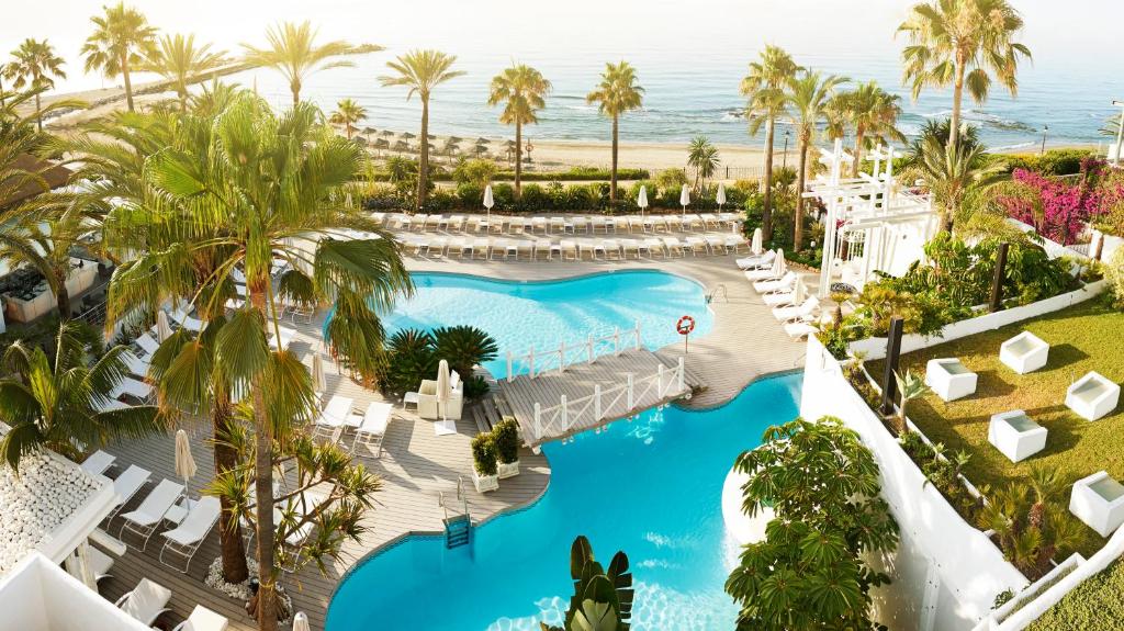 hotel piscine à marbella avec accès plage
