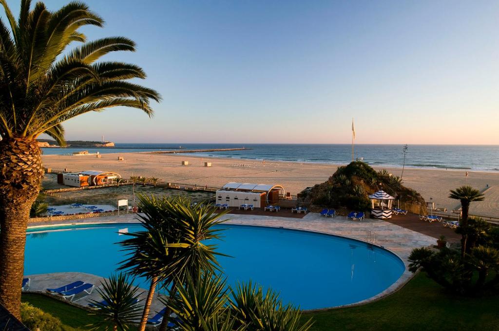 Vue sur mer et plage privée Sud Portugal L'Algarve Casino Hôtel***** avec plage privée sur l'une des plus prisées l'Algarve de l'Ouest 