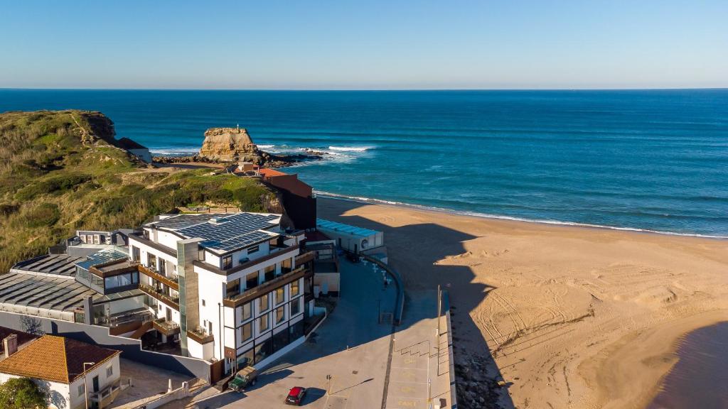Face à la mer l'Hôtel Well Hotel & Spa*** à 3km des Thermes de Vimeiro au Portugal