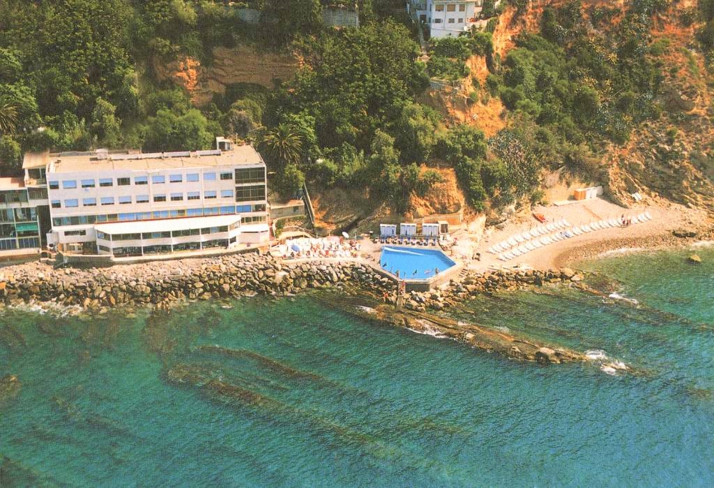 Hotel La Perla Del Capo*** avec plage privée près de Sanremo à seulement 1h de Nice