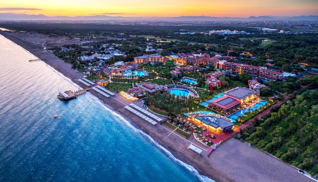 Megasaray Club Belek hotel 5 * en Turquie avec plage privée, piscines extérieures et parc aquatique 