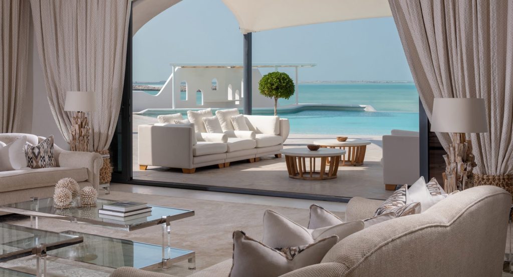 chambre acces direct à la piscine : Santorini Abu Dhabi Retreat